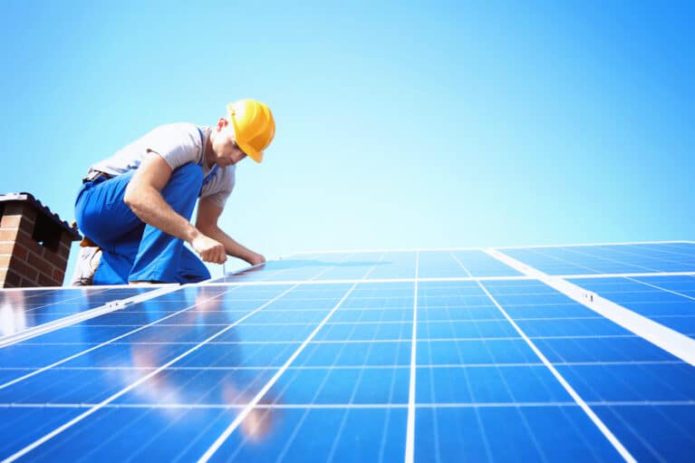 installation de panneaux solaires.jpeg