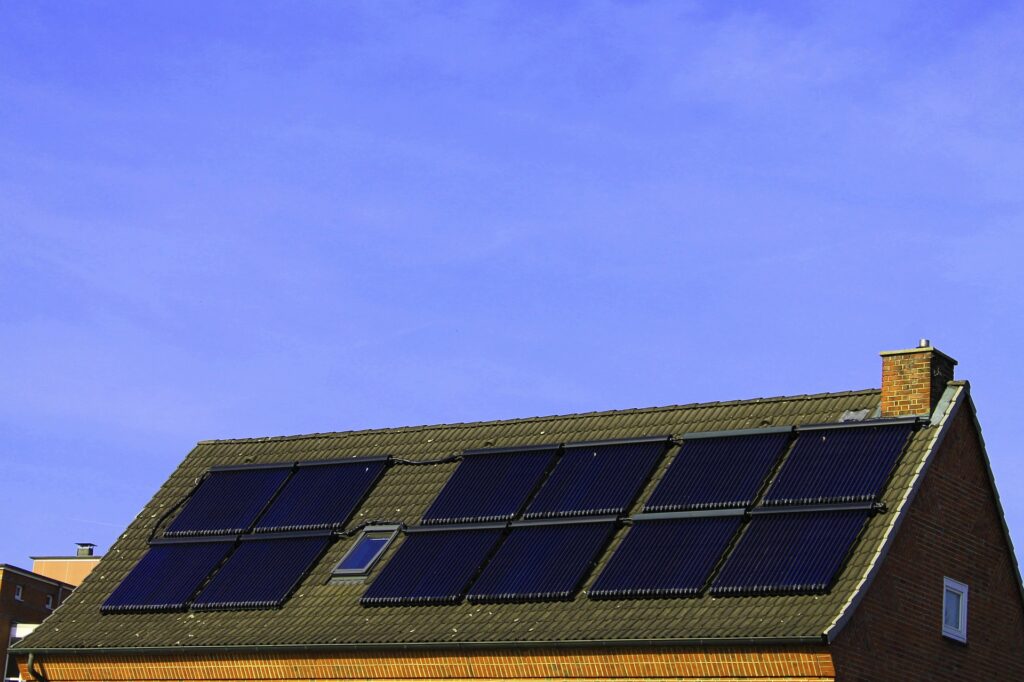 Montage panneau solaire sur le toit