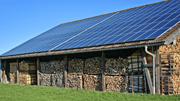 100m2 panneaux solaires maison.png