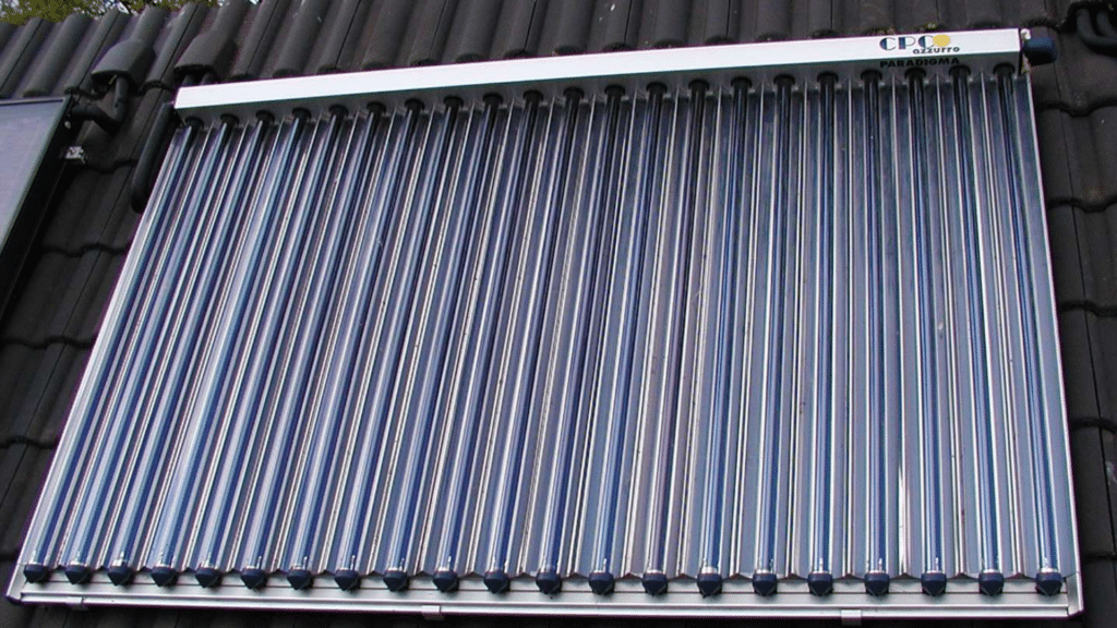 évaluation de la performance des panneaux solaires thermiques