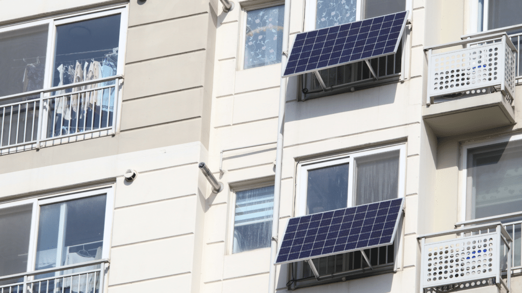 Les kits solaires plug and play : accessibles à tous