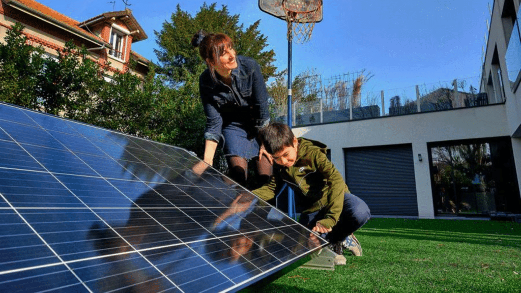 Investissement dans les kits solaires plug and play