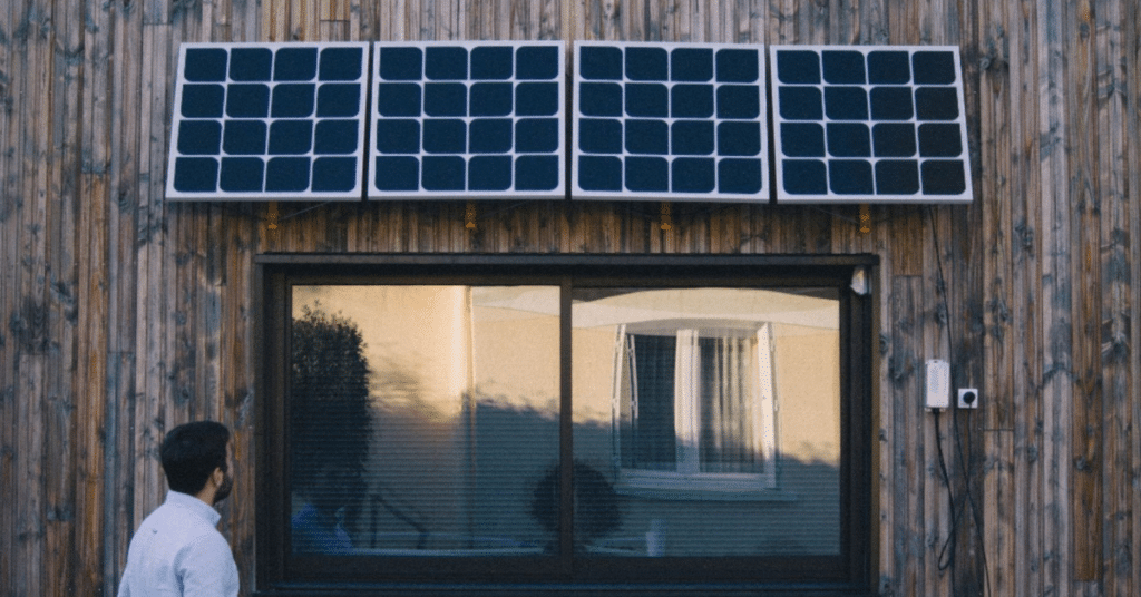 Qu'est-ce qu'un kit solaire plug and play ?