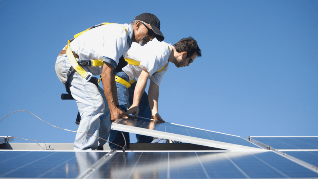 Avantages et inconvénients des panneaux solaires intégrés à la toiture