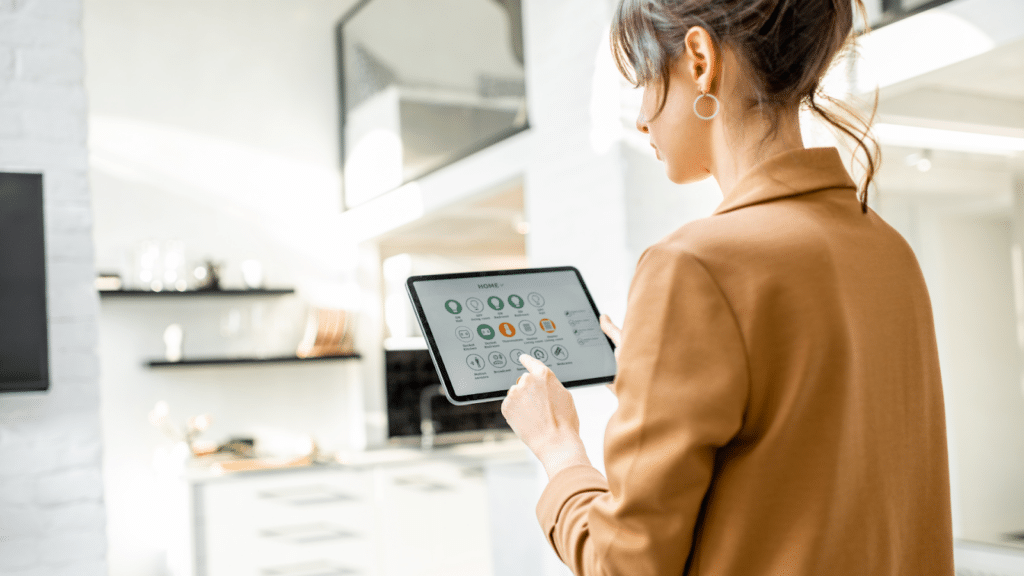 Comment installer un kit solaire plug and play dans votre smart home ?
