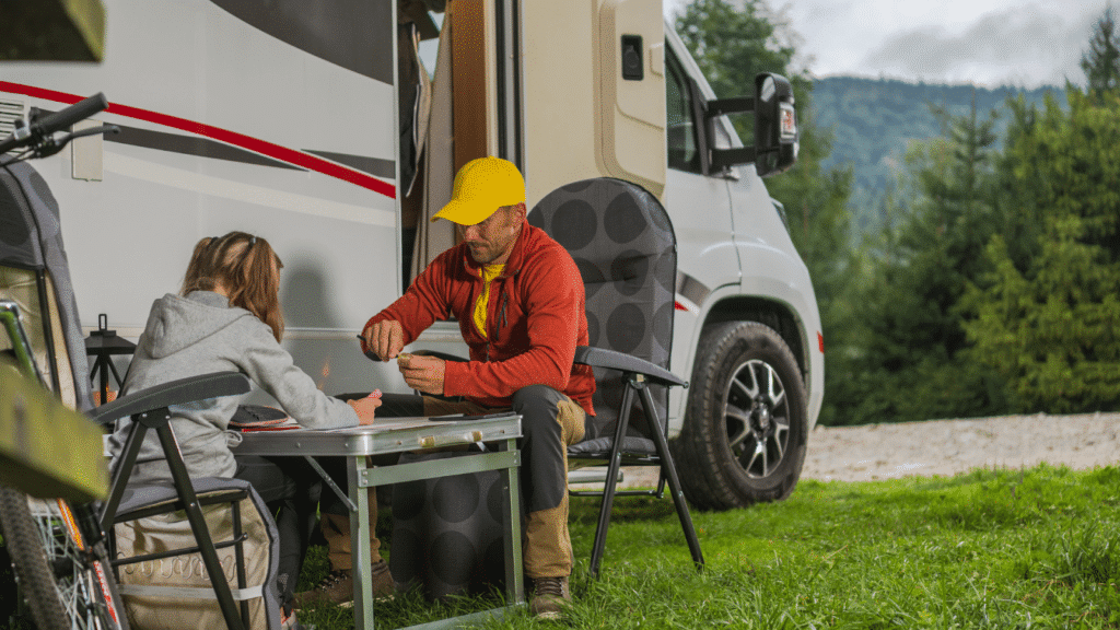 Les raisons d'adopter un carport solaire pour votre camping-car