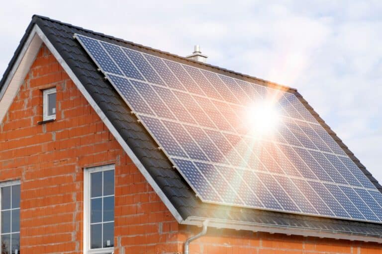 panneaux solaires production électricité moins cher